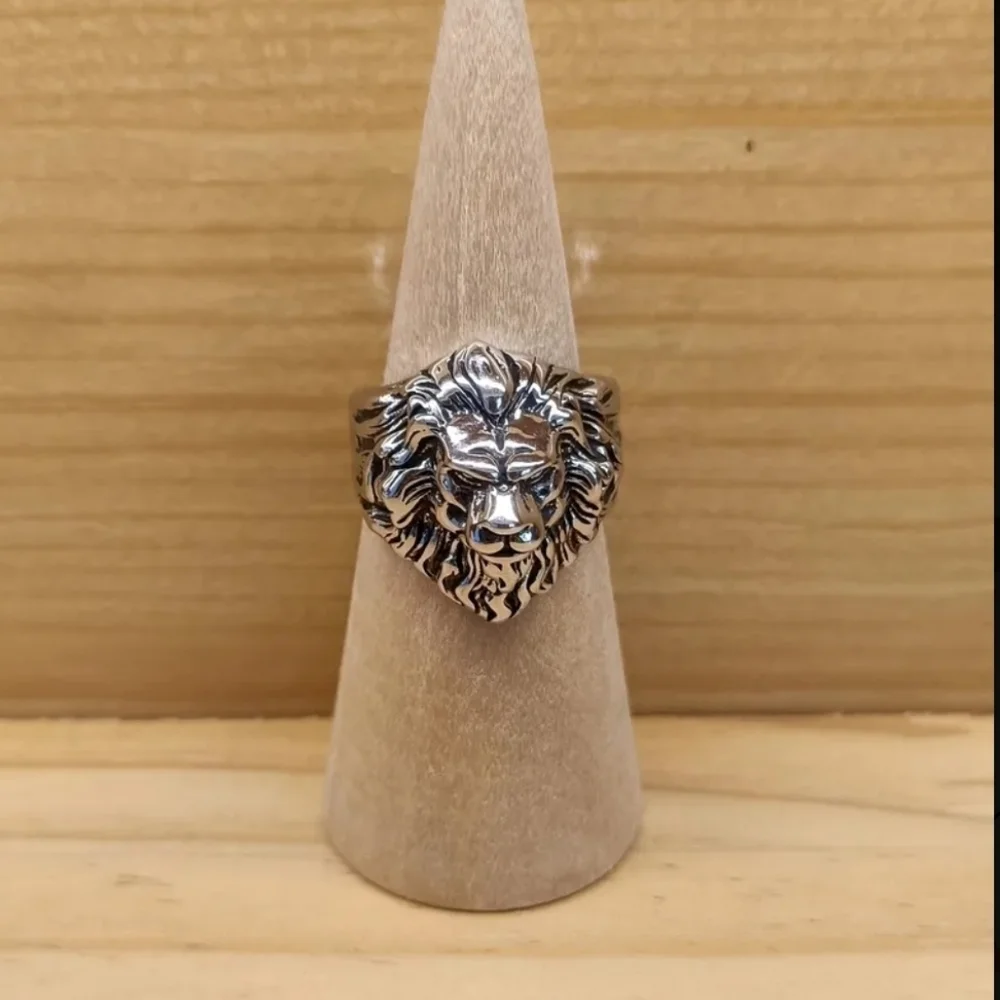Lion's Head Ring